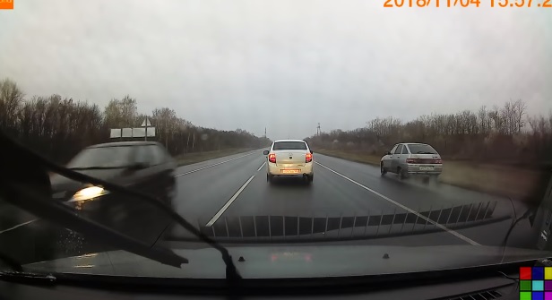 Videó – Jobbról előzött a hülye, ami utána jött, az rettenetesen durva