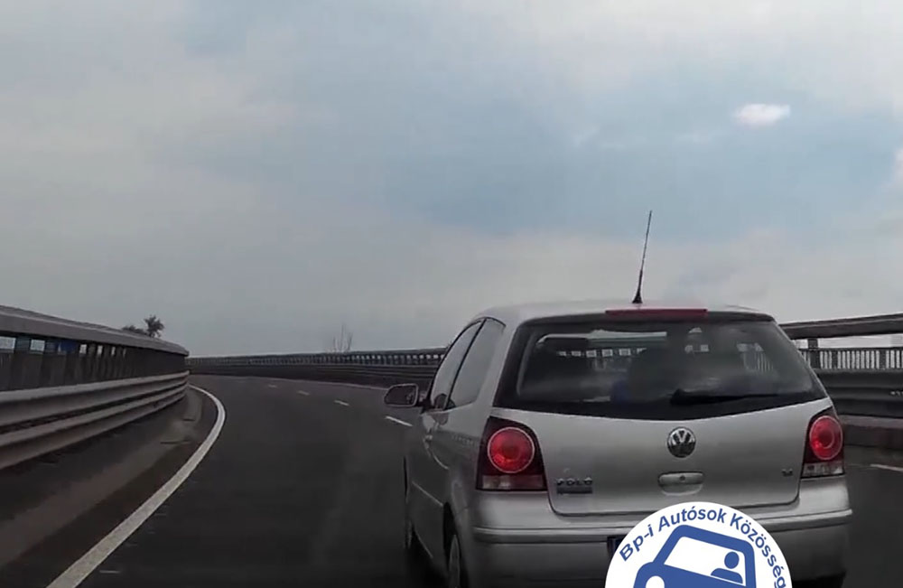 VIDEÓ: Na jó, ezt tényleg büntetnénk! Pedig nem vagyunk a „letolás” hívei…