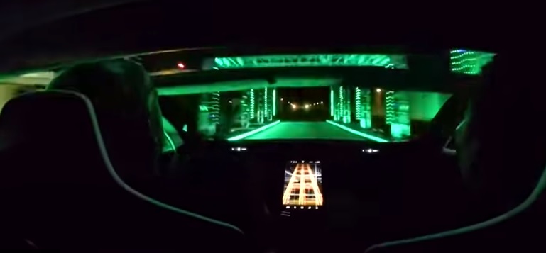 Videó – Nézd meg, hogyan reagálnak az emberek a Tesla Roadster két másodperces százra gyorsulására