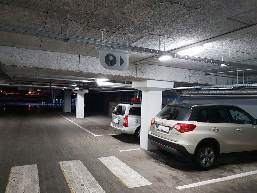 Most, itt feljelentem magam. 2 órát álltam e-töltő helyen. Benéztem. Vezeklek…
