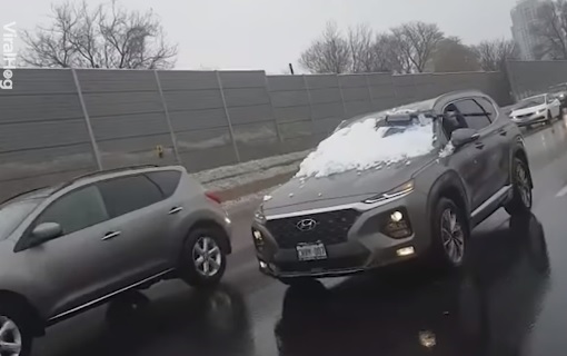 Videó – Most szólunk! Az autóról még indulás előtt takarítsd le a havat, Ne menet közben