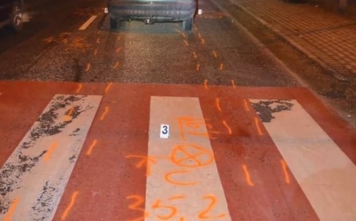 Videó – Megmentette gyermekeit a zebrán, őt viszont elgázolták