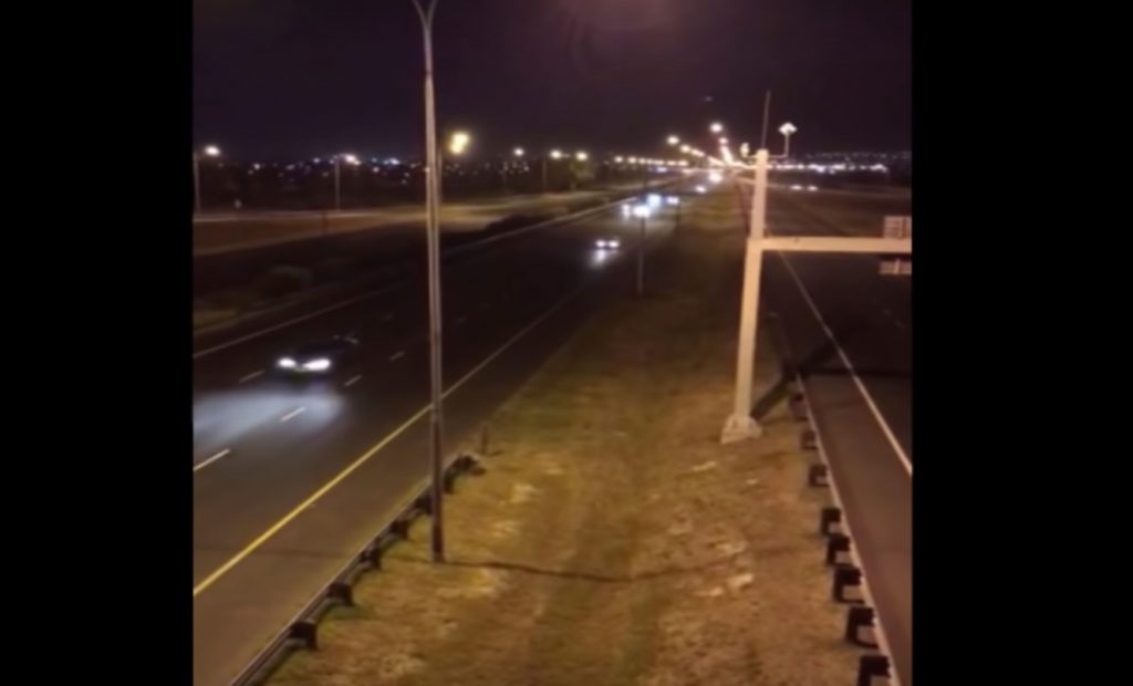 VIDEÓ: A fokvárosi szalagkorlát-bmw-motoros történet megvolt?