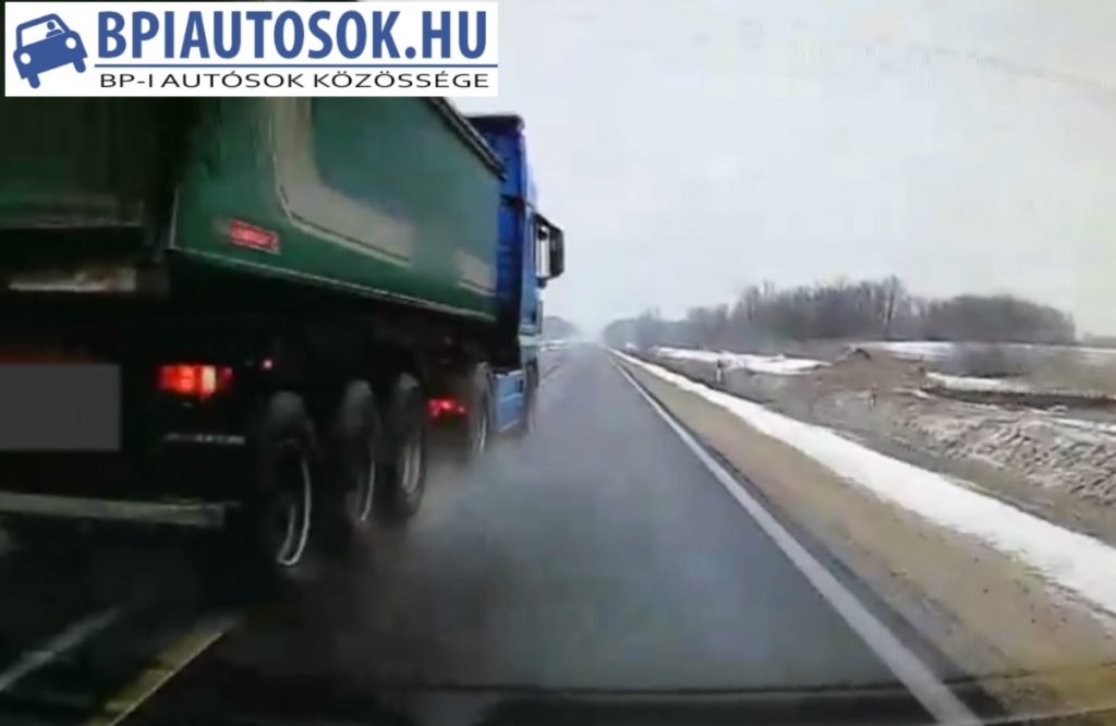 VIDEÓ: 60 helyett 67-tel ment, büntetőféket kapott a kamionostól