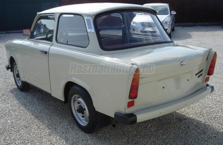 Fotók: Itt a 2 milliós Trabant. Csapj le rá!