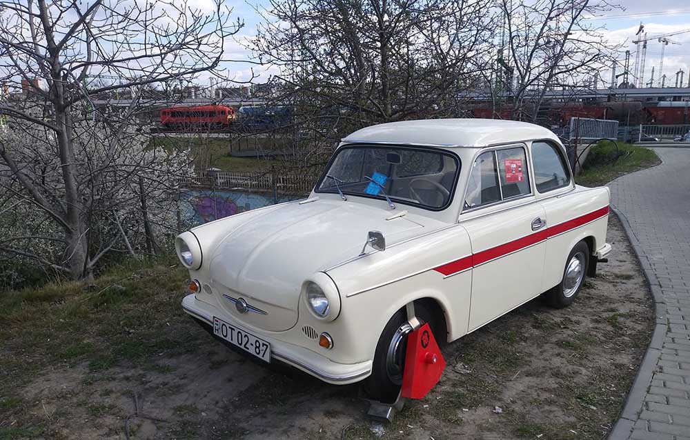 Lebilincselően szép ez az OT Trabant a közterület szerint
