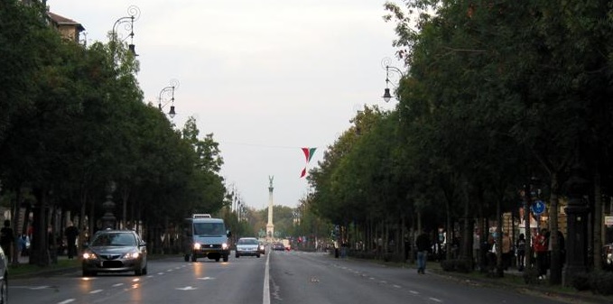 Ma 10.30 és 14.00 között rendezvény miatt lezárják az Andrássy utat