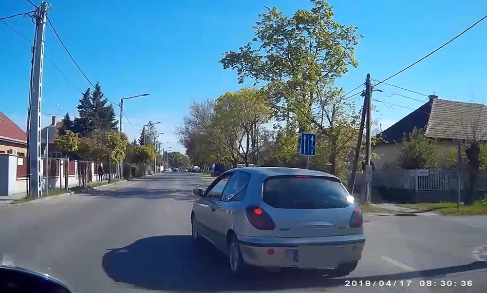 VIDEÓ: Ha ITT nincs kamera és csatt van, akkor szerinted ki a hibás???