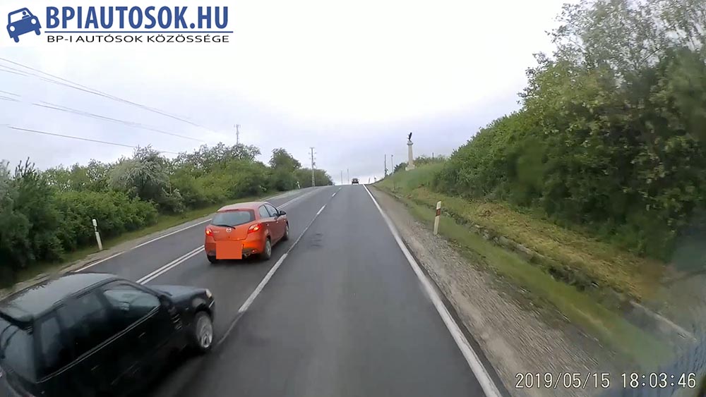 Videón a hajmeresztő manőver a 3-as főúton