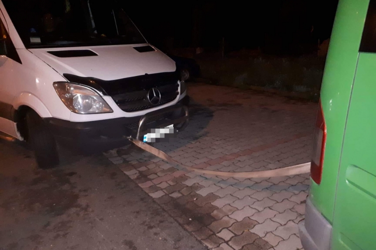 40 km/h helyett 116-al vontatott itthon egy ukrán sofőr – ráadásul összesen 17-en ültek a buszokban