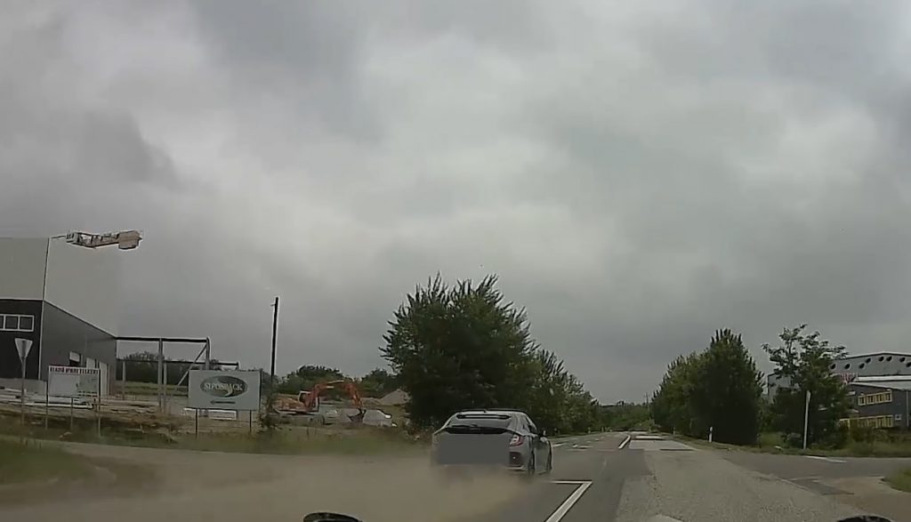 VIDEÓ: Minden szabályt lesz@rva száguldott a Honda Civic, Biatorbágy felé
