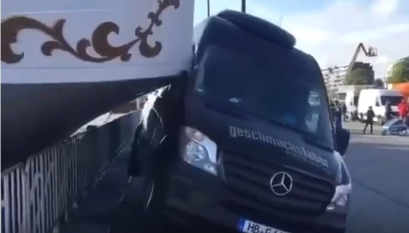 VIDEÓ: Ezt rajzold meg a kék-sárgán