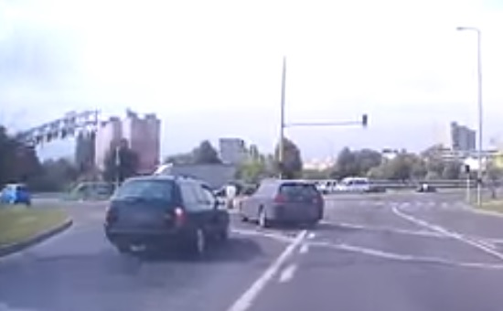 Videó – Ha Győrben ilyenek a közlekedési szokások, van baj