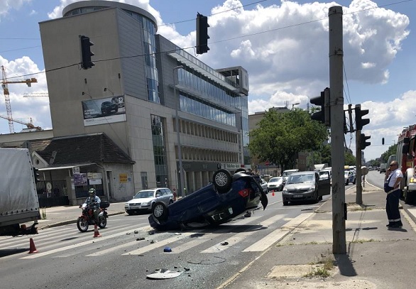 Felvételeket, szemtanúkat keres egy korábbi baleset elszenvedője