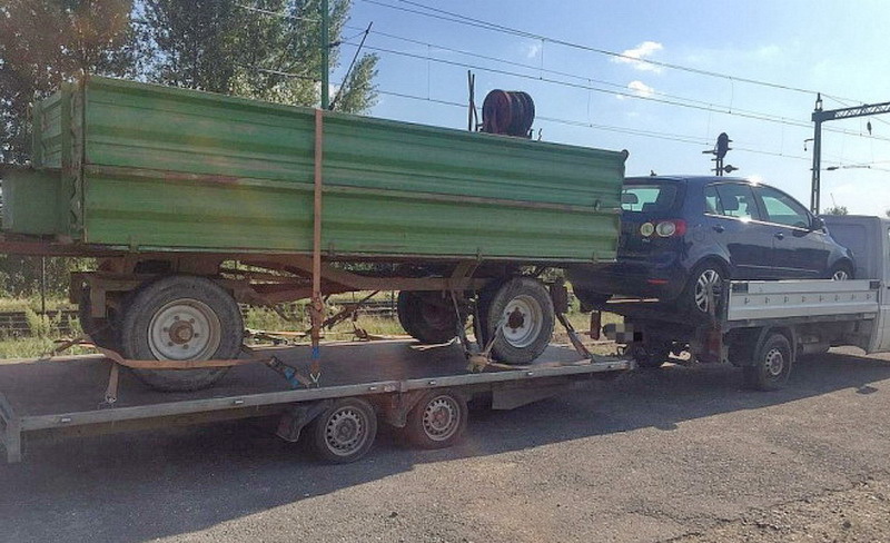 Videó – Ismét egy művészien felépített csodakaravánt fogtak a rendőrök