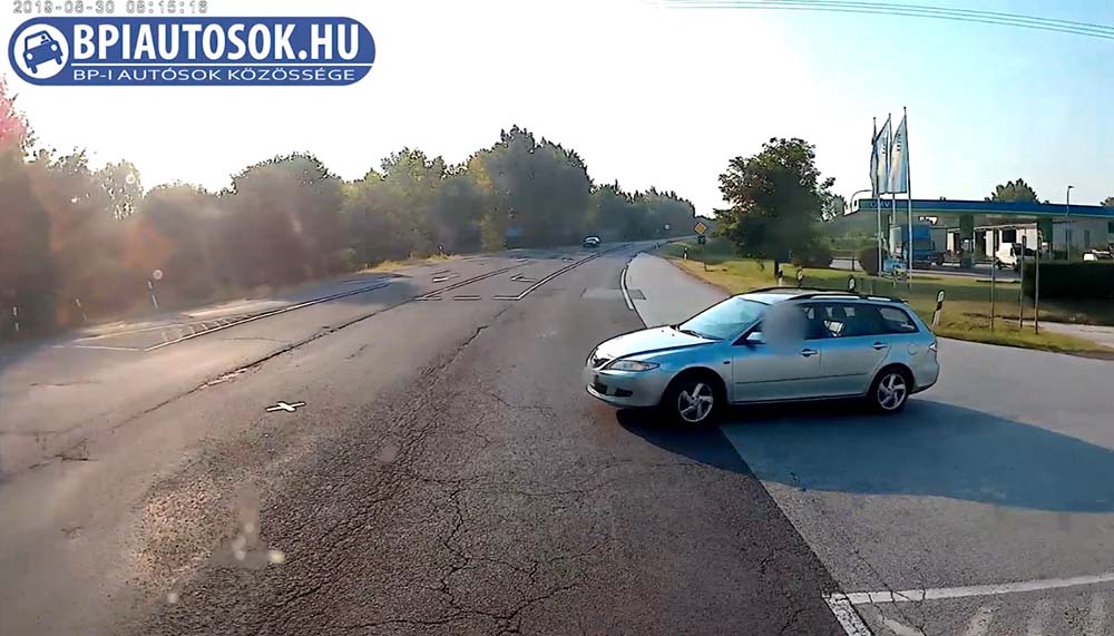 Hajmeresztő videó a dorogi elkerülőről. Köszönjük a hölgy nevében