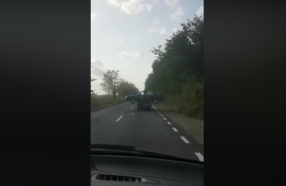 Videó – Ha autószállításról van szó, akkor vannak akik nem ismernek határokat