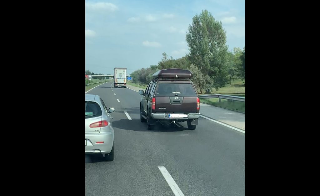 VIDEÓ: Osztrák büntette jobbratartás hiánya miatt a magyar autóst, az M1-esen