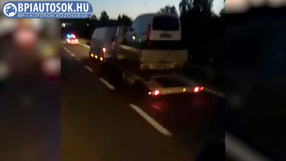 VIDEÓ: Itt éppen megfogtak egy „elmebeteg” „szállítót” a rendőrök