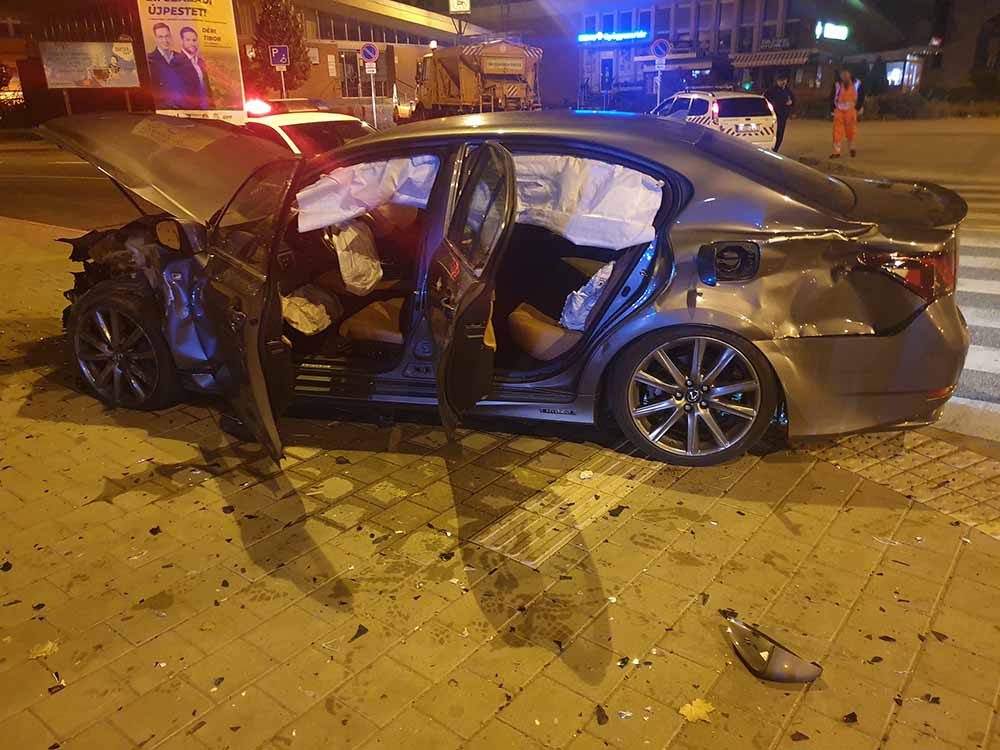 Fotók: Ez a Lexus már nem luxus, ahogy a Volkswagen sem :(