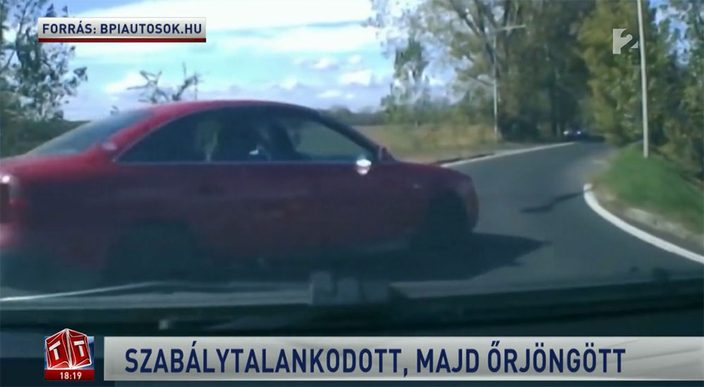 Csicska – ezt ordította egy autós, miután behajtott egy másik autós elé egy körforgalomba