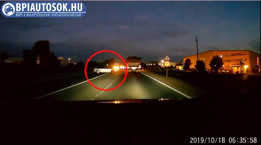 VIDEÓ: Sajnos ők csak a betontömbökből értenek
