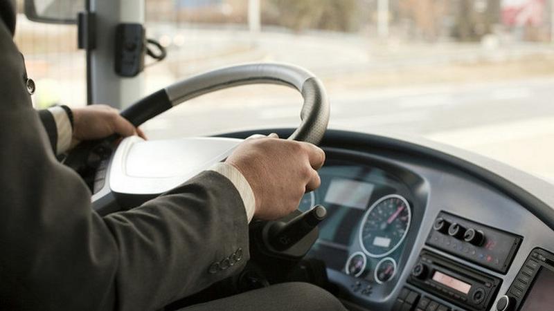 Részegen vezetett a buszsofőr, megsérült egy utas