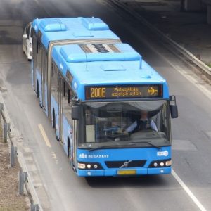 Megint részegen vezetett egy buszsofőr, rendőrt hívtak a ferihegyi járathoz