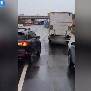 Videó – Kígyózik a sor, de nyugi a sok ostoba épp csak neked foglalja a jó helyet