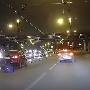 VIDEÓ: Majdnem halálos balesetig fajult a konfliktus