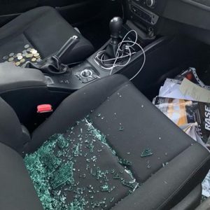 VIDEÓ: Elkapták a kispesti autófeltörőt. Olvasónk videója, aki már a sokadik áldozat volt