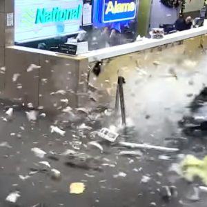 VIDEÓ: Ne tudd meg mit érezhetett a pultnál ülő hölgy karácsony előtt