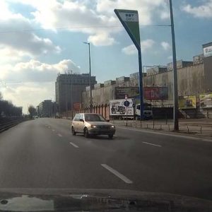 VIDEÓ: Ilyen, ha tankolás után „fejbevág” a benzingőz