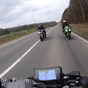VIDEÓ: Amit ez a motoros átélt, attól lehet bekaksiztunk volna