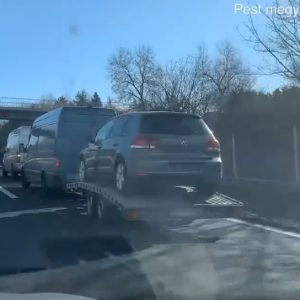 VIDEÓ: Horrorkaravánt és pirost lesz@ró Audist is fogtak a pofátlan(tan)ító rendőrök