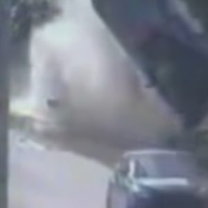 VIDEÓ: Nagyon csúnya vége lett a tinik autóversenyének
