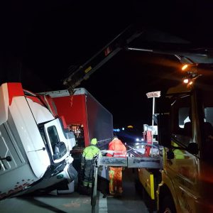 FOTÓK: Tanulságos részletek derültek ki a tegnapi M3-ason történt balesetről