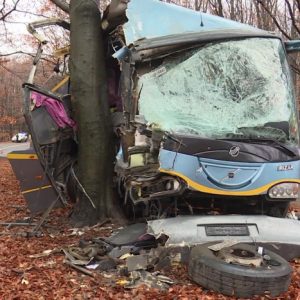 Érdekes statisztika: Kétszer akkora arányban okoztak balesetet a buszsofőrök a motorosoknál