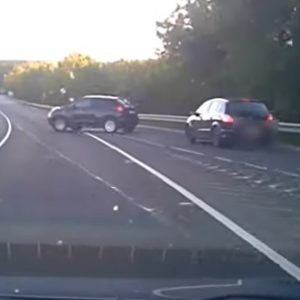 VIDEÓ: Van, aki védi őket! Ezt miért kellett? Mennyiből tartott volna megoldani máshogy?