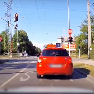 VIDEÓ: Tanulóvezetőt oktatott a mazdás gyökér