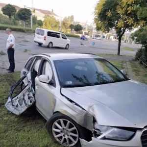 VIDEÓ – Leszakadt mellette az ajtó: „Összerakom a két kezem, hogy nem estem ki az autóból”