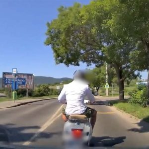 VIDEÓ: Most ez komoly, hogy már motorral is büntetőfékeznek?