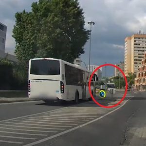 VIDEÓ: Olyat előzött a Volánnal az ember, hogy a pofánk leszakad