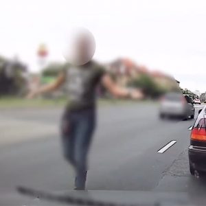 VIDEÓ: „Ne állj meg kérlek légy szíves, nagyon félek”! | „Szálljál ki!” – ordította az agresszív sofőr