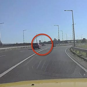 VIDEÓ: Jó ideje hajthatott szembe a forgalommal a reptérnél tegnap