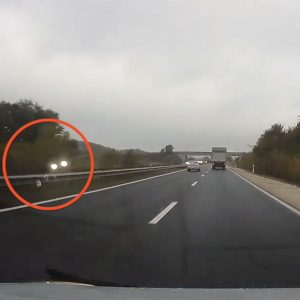 VIDEÓ: Valakinek szörnyen indult a ma reggel az M4-esen