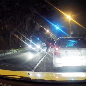 VIDEÓ: Közveszélyes előzgetések, kiszállás, lökdösődés a Nagykőrösi úton