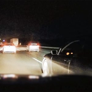 VIDEÓ: Nem fért a bőrébe az M0-son a BMW-s tegnap este. Háromszor büntetett