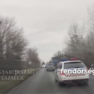 VIDEÓ: 40 km-en át menekült a rendőreink elől a szakadt Corsával. Végül kitört a kereke