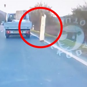 VIDEÓ: Elszabadult a platóra nem megfelelően rögzített gerenda